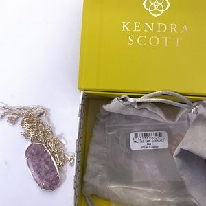 Kendra Scott necklace